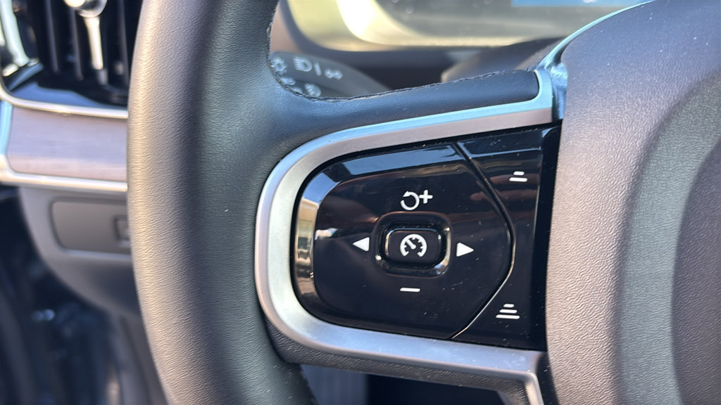 Certified 2026 Volvo XC90 B6 Plus AWD/4WD image 18