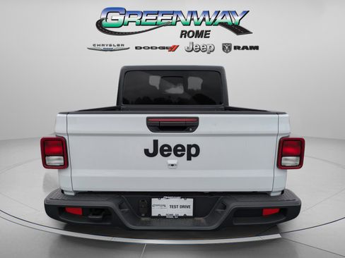 New 2025 Jeep Gladiator Sport image 6