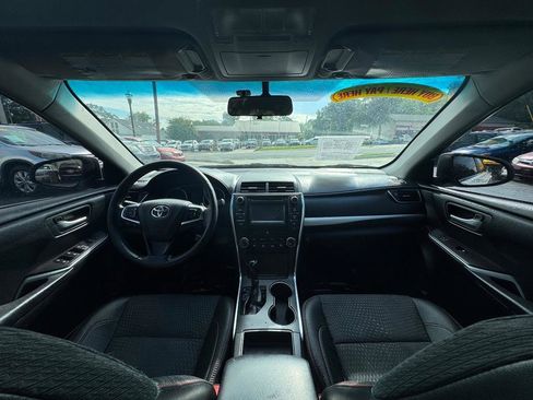 Used 2015 Toyota Camry SE image 25
