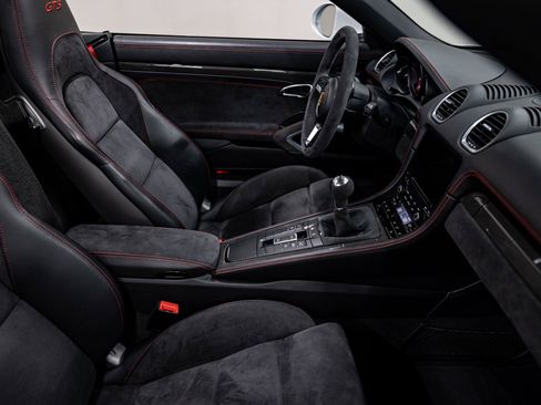 Used 2018 Porsche 718 Boxster GTS RWD image 18