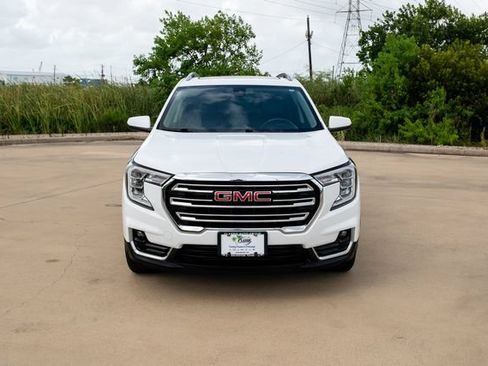 Used 2022 GMC Terrain SLT w/ LPO, Cargo Package FWD image 2