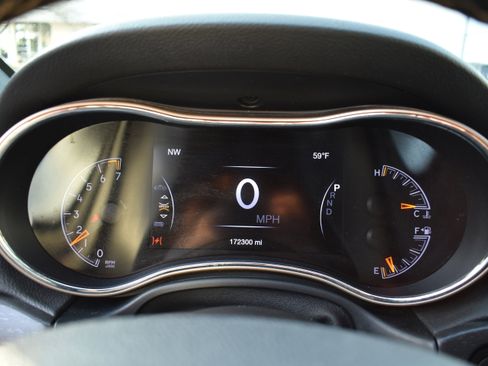 Used 2016 Jeep Grand Cherokee Limited image 17