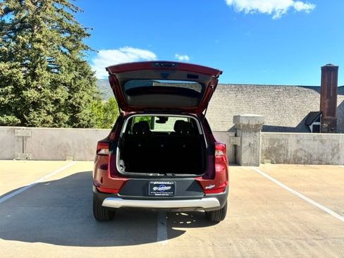 Used 2025 Chevrolet TrailBlazer LT AWD/4WD image 8