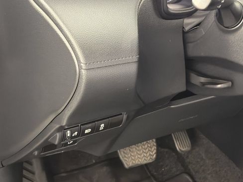 Used 2024 Toyota Corolla Cross AWD Hybrid w/ Moonroof Package image 13