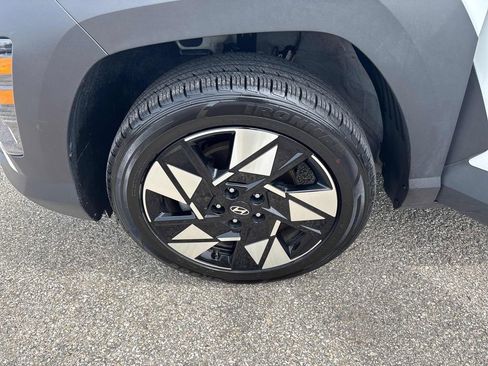 Used 2025 Hyundai Kona SEL AWD/4WD image 32