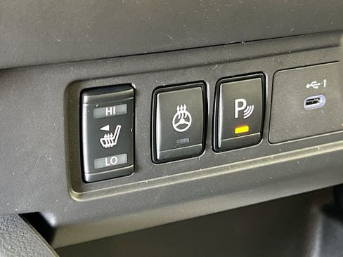 Certified 2024 Nissan Frontier SL w/ Technology Package image 20