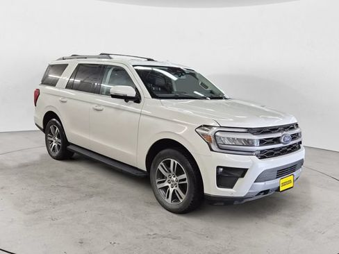 Certified 2024 Ford Expedition XLT AWD/4WD image 3