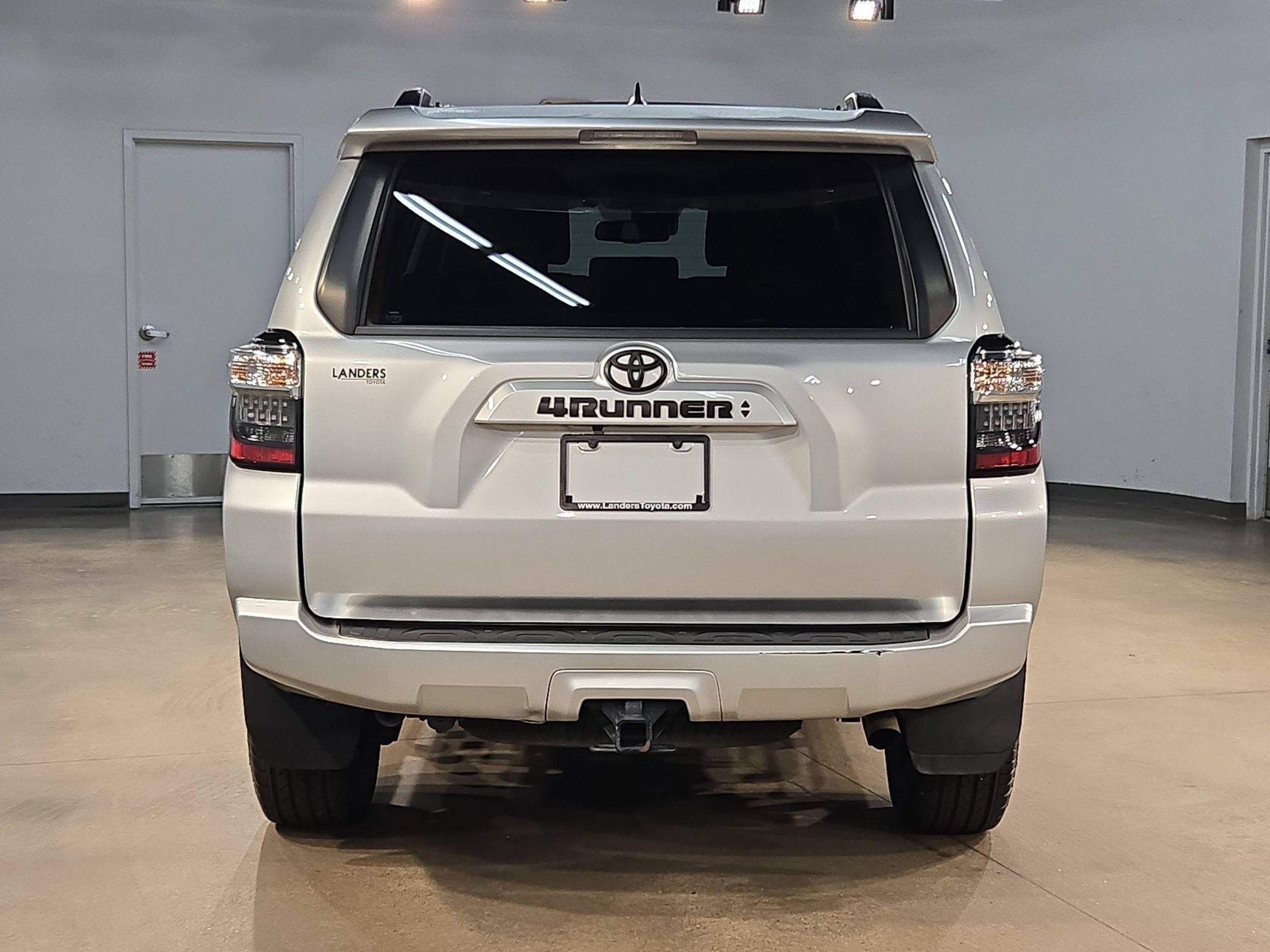Used 2023 Toyota 4Runner SR5 AWD/4WD image 6