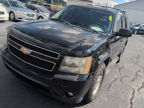 Used 2009 Chevrolet Tahoe LT w/ Convenience Package RWD image 4