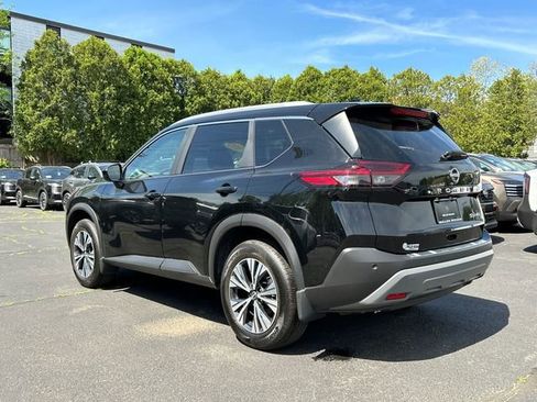 Certified 2023 Nissan Rogue SV w/ SV Premium B Package AWD/4WD image 4