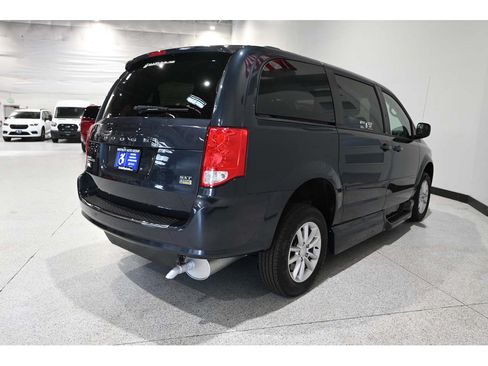 Used 2014 Dodge Grand Caravan SXT FWD image 8