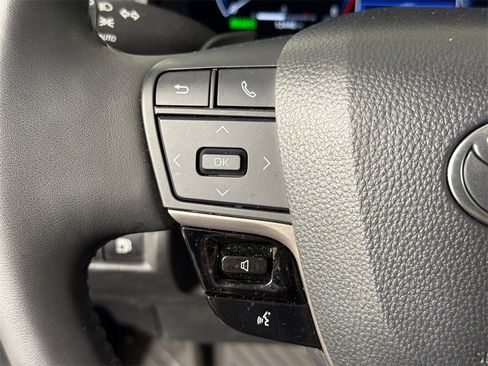 Used 2025 Toyota Camry XSE image 25