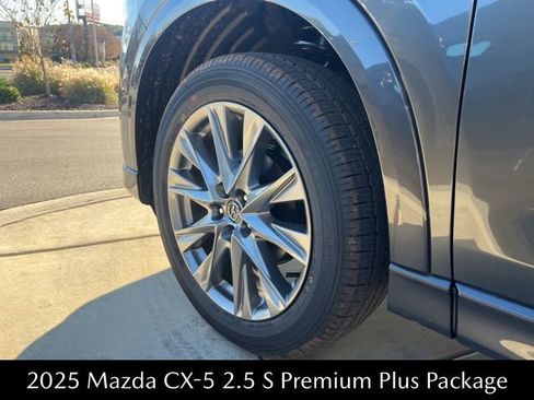New 2025 MAZDA CX-5 AWD 2.5 S w/ Premium Plus Pkg image 4