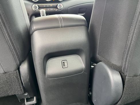 Used 2025 Nissan Sentra SV FWD image 19