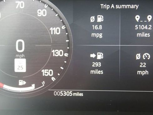 Used 2025 Land Rover Defender 110 X-Dynamic SE image 18