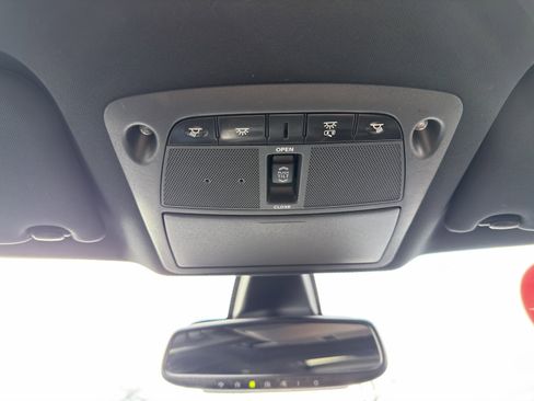 Used 2019 Nissan Maxima SR w/ Premium Package image 17