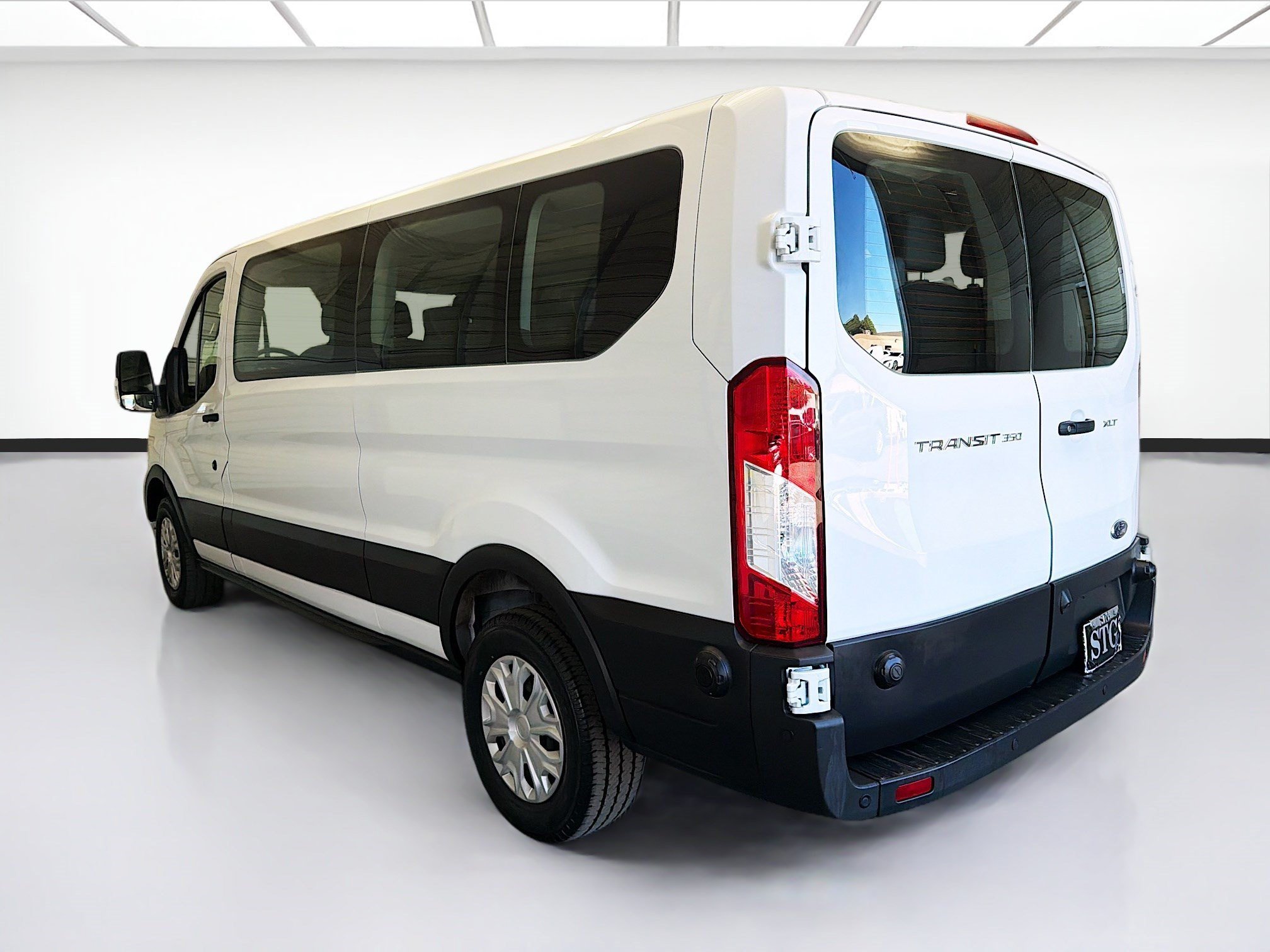 Used 2024 Ford Transit 350 XLT RWD image 6