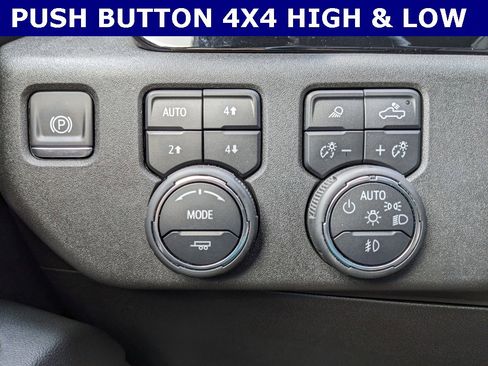 Used 2024 Chevrolet Silverado 2500 High Country w/ High Country Premium Package image 19