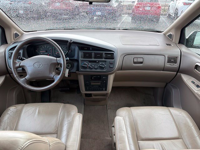 Used 1998 Toyota Sienna FWD image 10