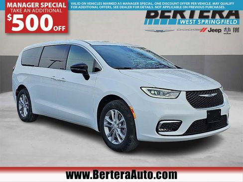 New 2026 Chrysler Pacifica Select image 1