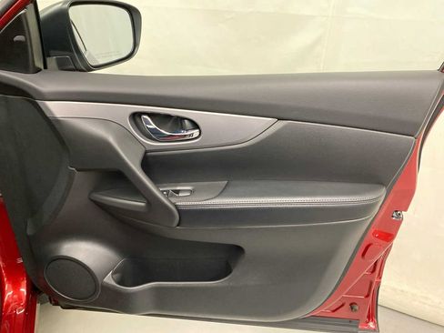 Used 2020 Nissan Rogue Sport SL image 11