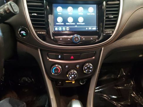 Used 2019 Chevrolet Trax LT w/ LT Convenience Package AWD/4WD image 17