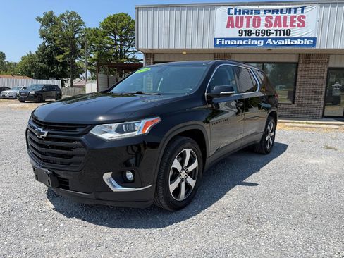 Used 2019 Chevrolet Traverse LT w/ LT Premium Package FWD image 3
