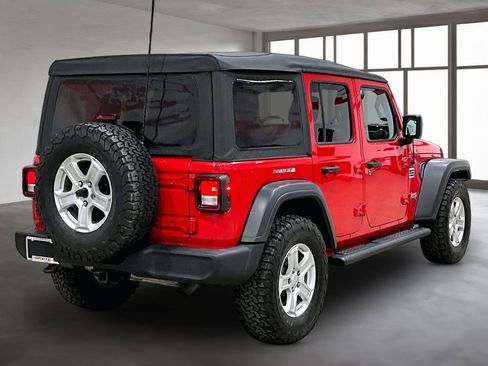 Used 2018 Jeep Wrangler Unlimited Sport S image 2
