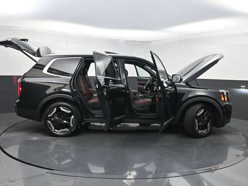 Used 2024 Kia Telluride EX w/ EX Captain's Chair Package FWD image 38