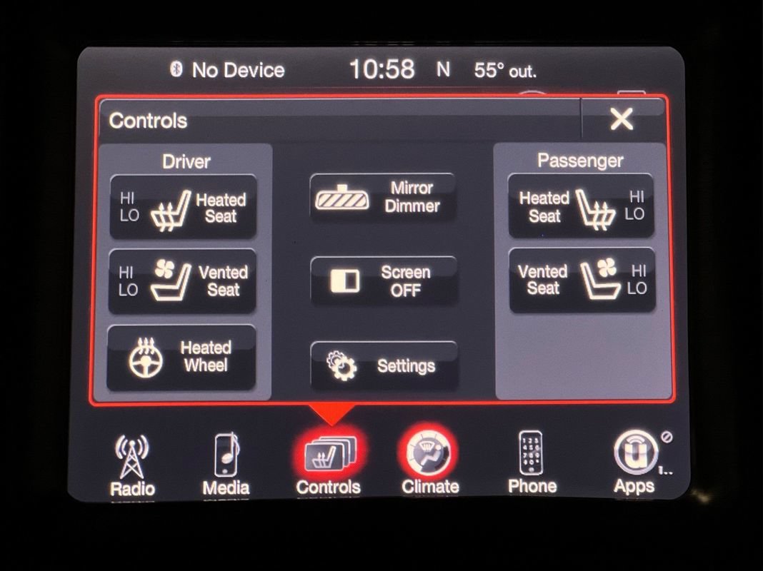 Used 2015 Dodge Challenger R/T Plus RWD image 31