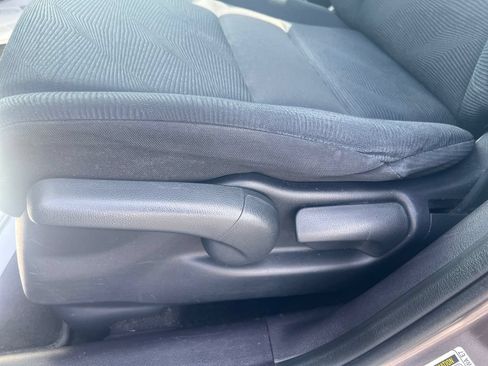 Used 2010 Honda CR-V LX image 12