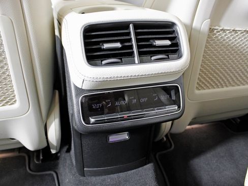 Certified 2024 Mercedes-Benz GLS 450 4MATIC image 30