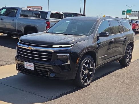 New 2026 Chevrolet Traverse High Country FWD image 1