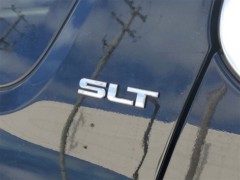 Used 2018 GMC Acadia SLT image 7