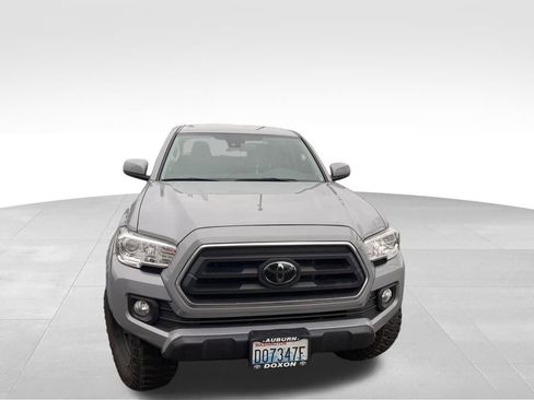 Used 2021 Toyota Tacoma SR5 AWD/4WD image 16