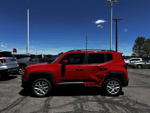 Used 2016 Jeep Renegade Latitude AWD/4WD image 2