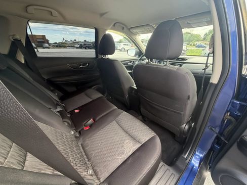 Used 2018 Nissan Rogue SV FWD image 40