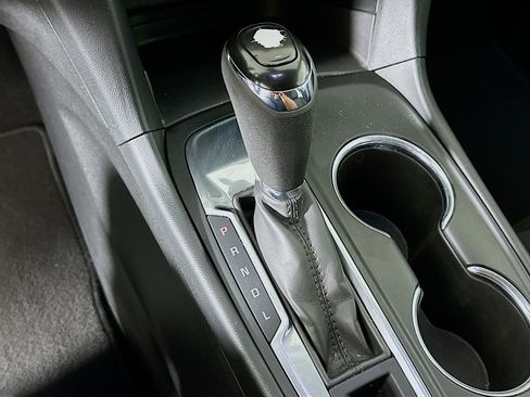 Used 2020 Chevrolet Equinox LT w/ Driver Convenience Package image 24