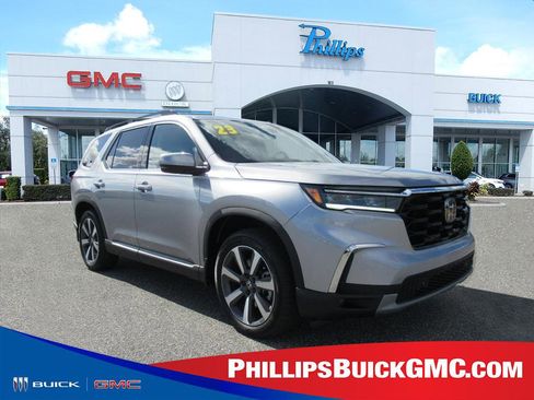 Used 2023 Honda Pilot Touring image 1