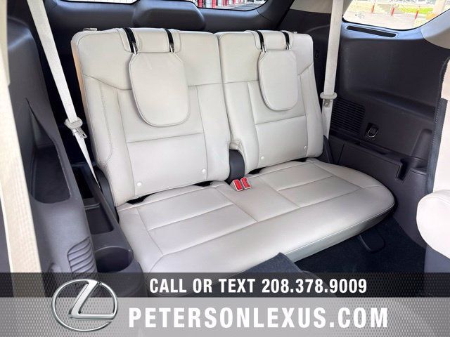 Used 2023 Ford Explorer Platinum w/ Technology Package AWD/4WD image 21