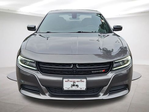 Used 2019 Dodge Charger SXT image 2