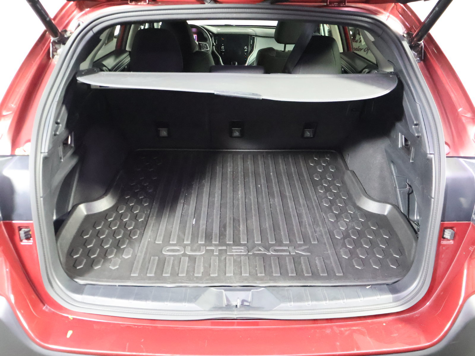 Used 2025 Subaru Outback Premium AWD/4WD image 11