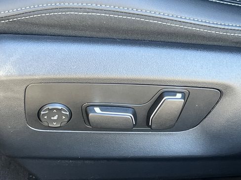 Used 2025 BMW i5 eDrive40i image 18