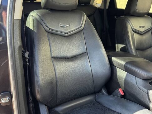 Used 2017 Cadillac XT5 Luxury w/ Driver Awareness Package FWD image 22