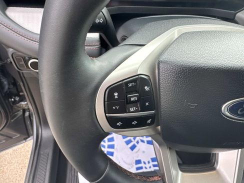 Used 2025 Ford Explorer Active image 22