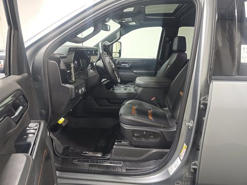 Used 2024 GMC Sierra 2500 AT4 w/ AT4 Preferred Package AWD/4WD image 6
