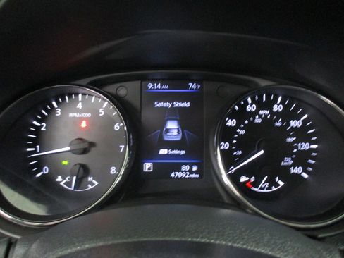 Used 2018 Nissan Rogue SV image 19