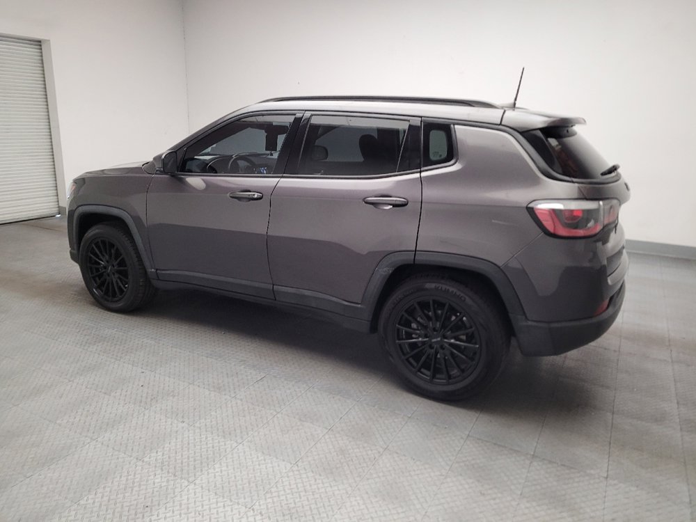 Used 2018 Jeep Compass Limited w/ Navigation Group FWD image 3