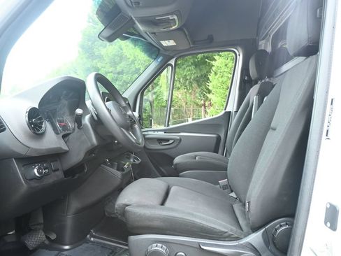Used 2024 Mercedes-Benz Sprinter 2500 image 3