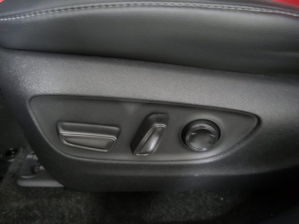 Used 2024 Toyota Highlander Limited AWD/4WD image 16